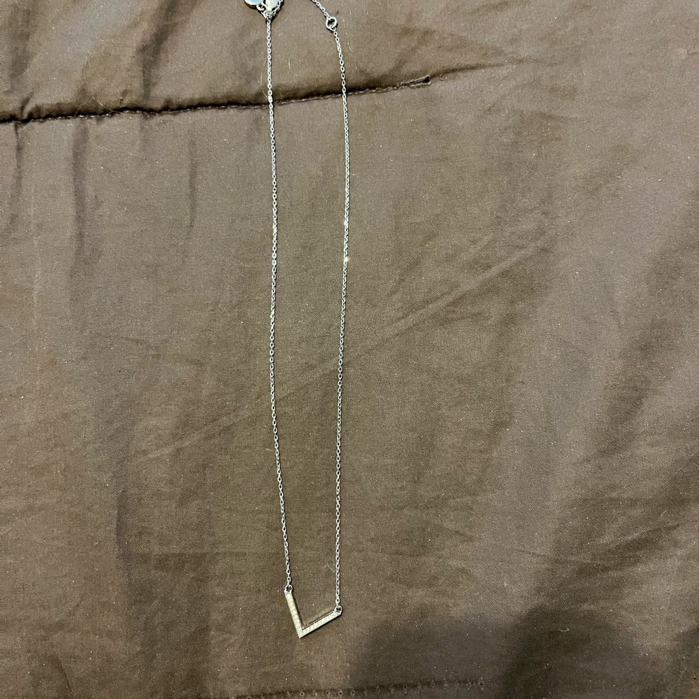 Michael Kors v necklace, silver, shiny - Picture 3 of 5